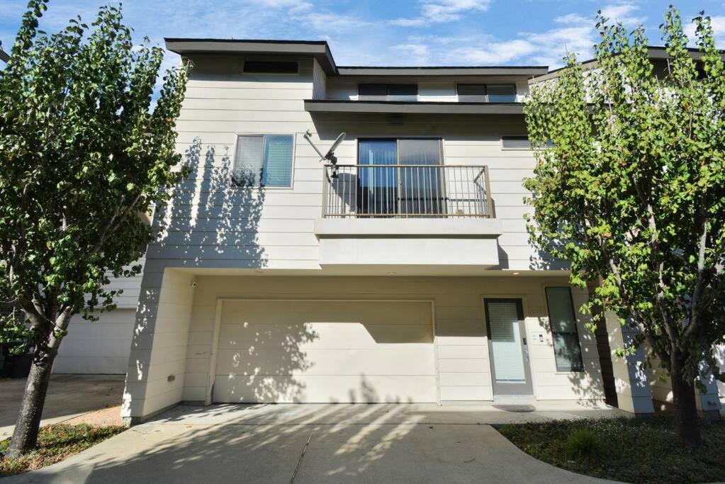 3Br/3.5Ba Three Story East Downtown Townhouse With View Houston Exterior foto