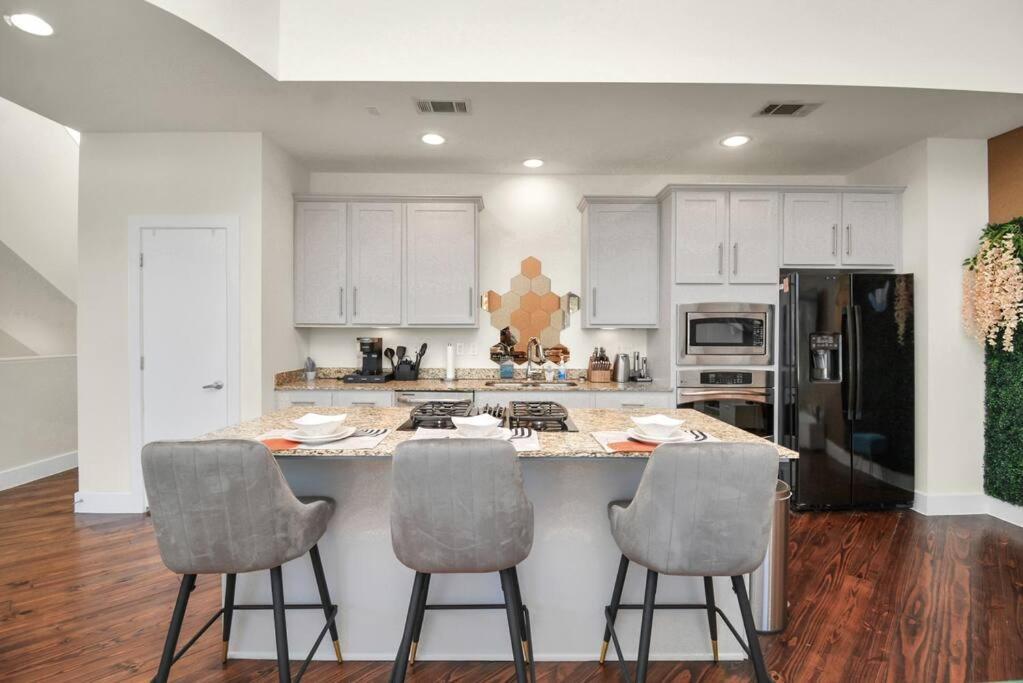 3Br/3.5Ba Three Story East Downtown Townhouse With View Houston Exterior foto