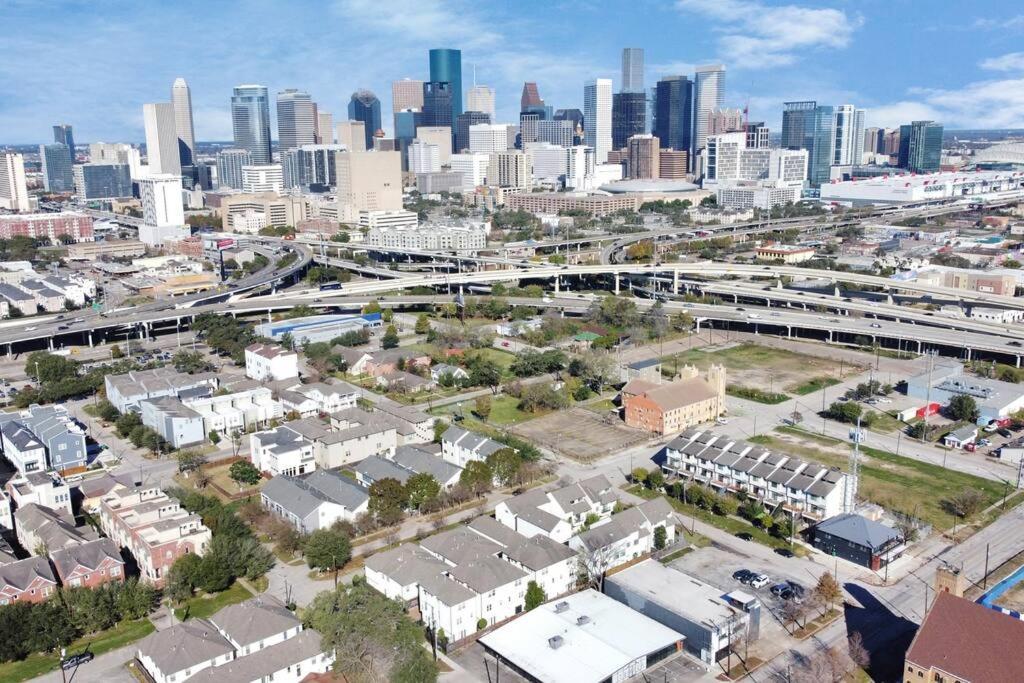 3Br/3.5Ba Three Story East Downtown Townhouse With View Houston Exterior foto