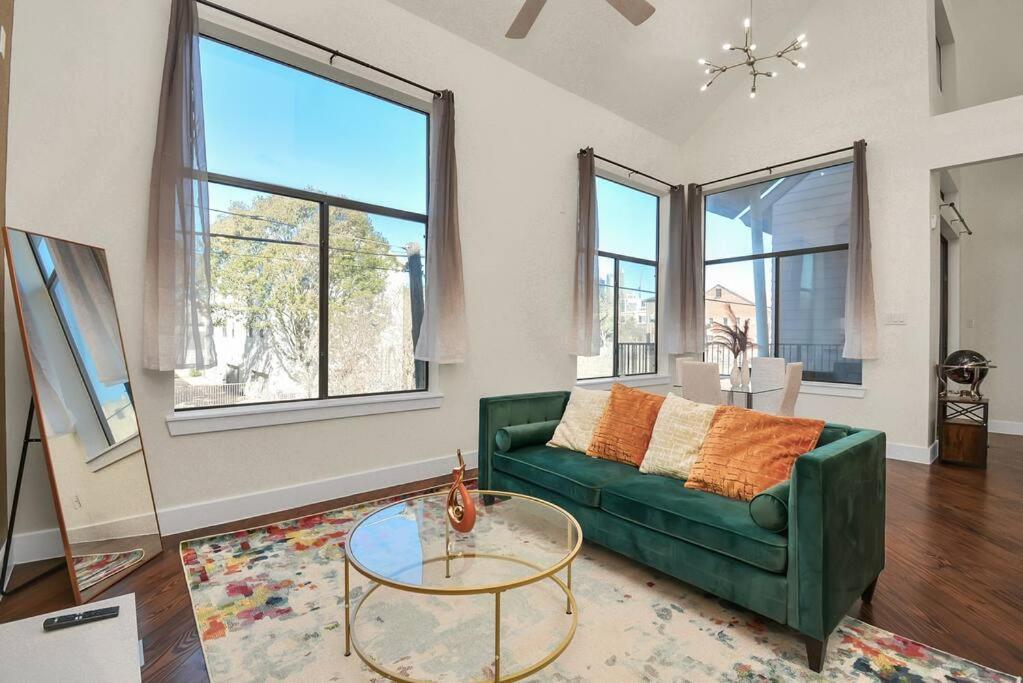 3Br/3.5Ba Three Story East Downtown Townhouse With View Houston Exterior foto